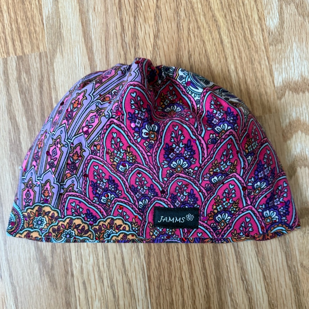 JAMMS fleece-lined hat